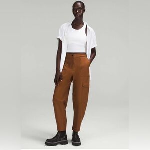 Lululemon Light Utilitech Cargo Pocket High-Rise Pant size 26 roasted brown